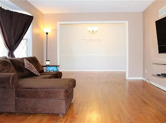 5th image of 13213 E 53rd St