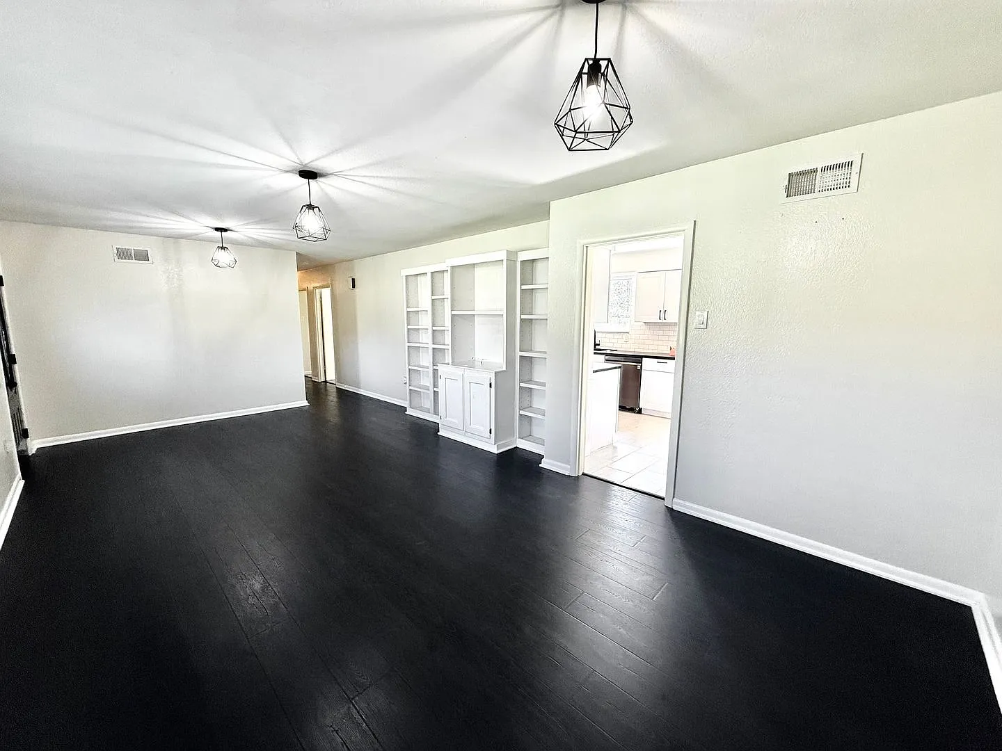 Updated 3 Bed, 2 Bath Broadmoor Home with Workshop & Fenced Yard — Photo 4