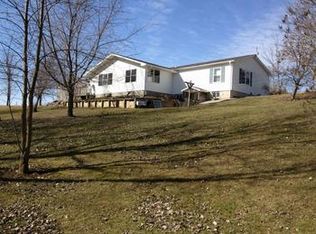 906 Lakeshore Rd, Harbor Beach, MI 48441