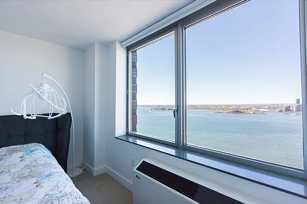 Sold by E Realty International Corp | media 20