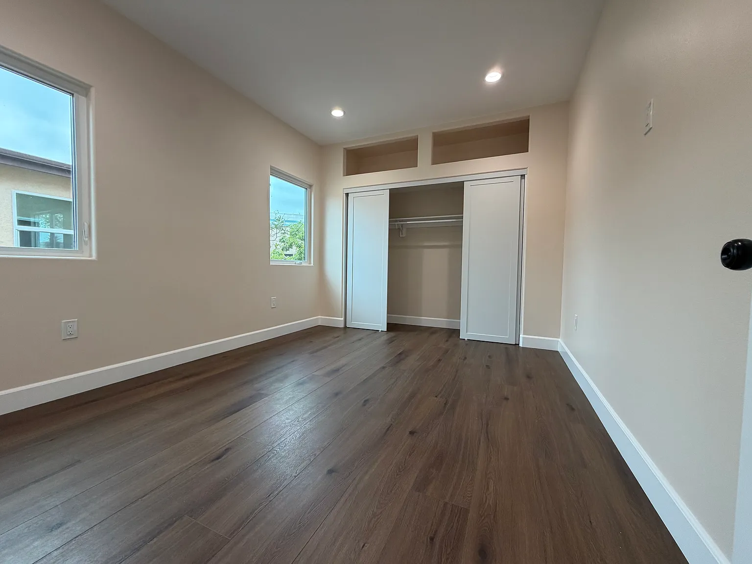 3 bed, 1198 sqft, $4,000 — Photo 2