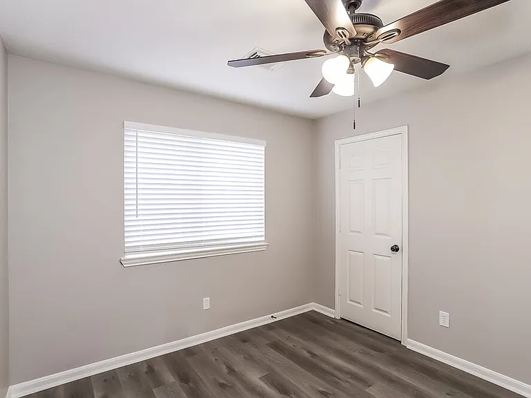 10518 Southway Bend Ln — Photo 15