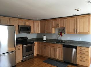 19 Barney St APT 3, Warren, RI 02885