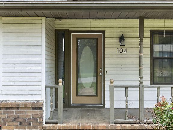 3rd image of 104 N Market Street