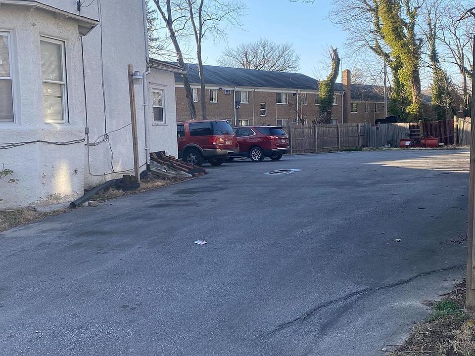 2nd image of 318 E 24th St