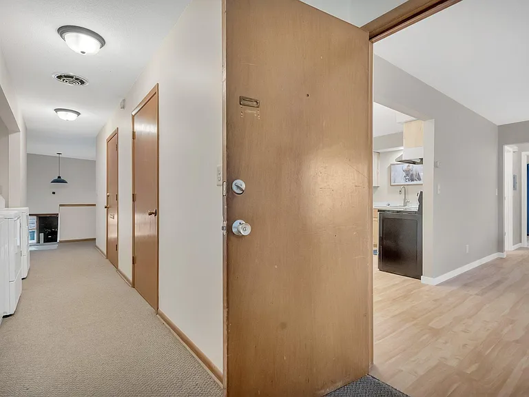629 1st Ave W #5 — Photo 15