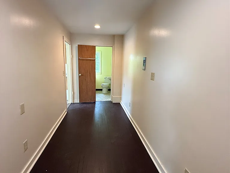 64 Louisa St — Photo 4
