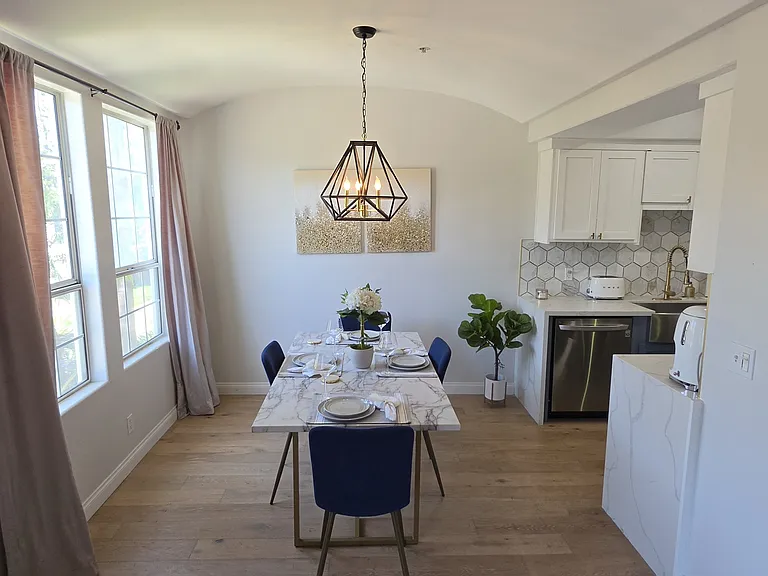 1076 S Orange Grove Ave #1 — Photo 8