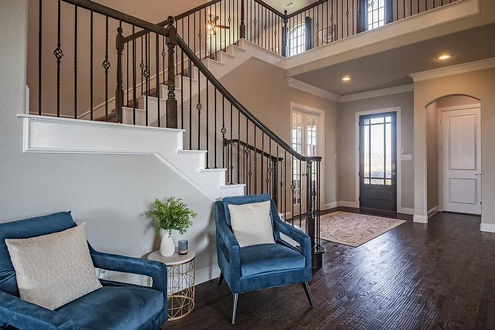 5 bed, 3946 sqft, $3,999 — Photo 2