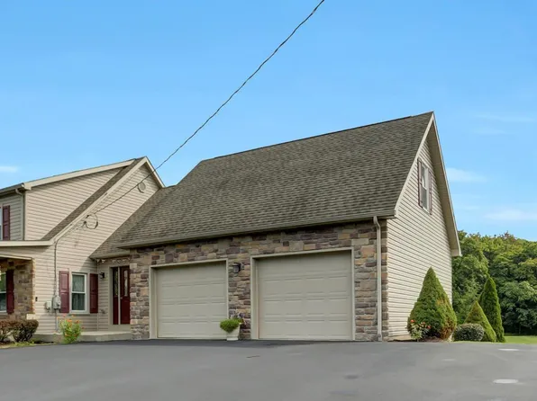 3377 Williamson Rd, Greencastle, PA 17225