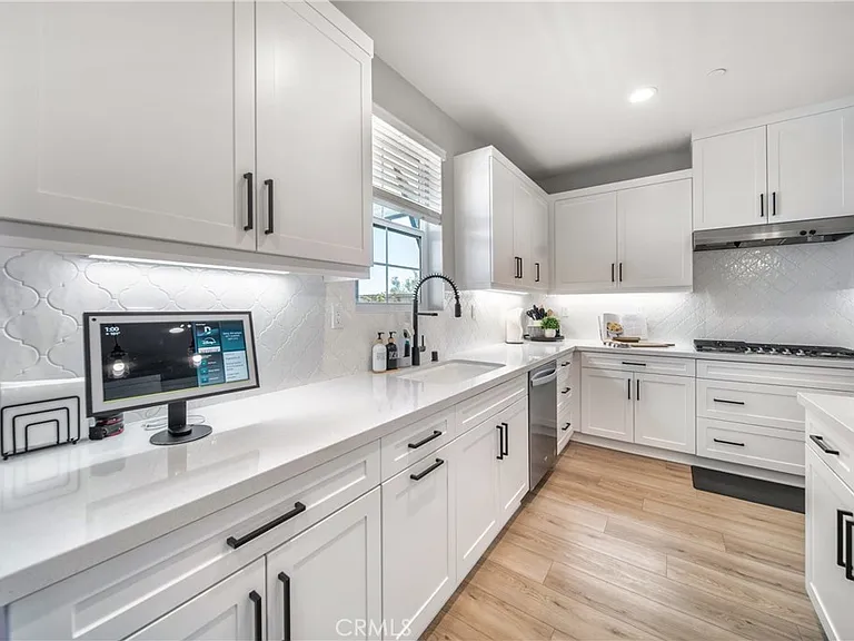 58260 Aragon Way — Photo 12