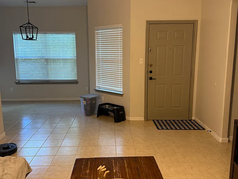 2827 Southampton Way #B — Photo 10