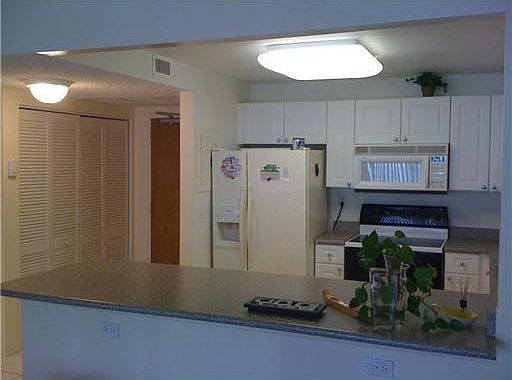 3rd image of 2301 Collins Ave APT 903