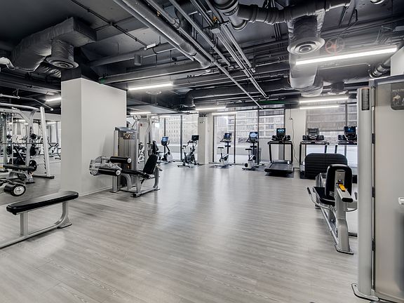 3rd image of 2020 N Lincoln Park W APT 36C