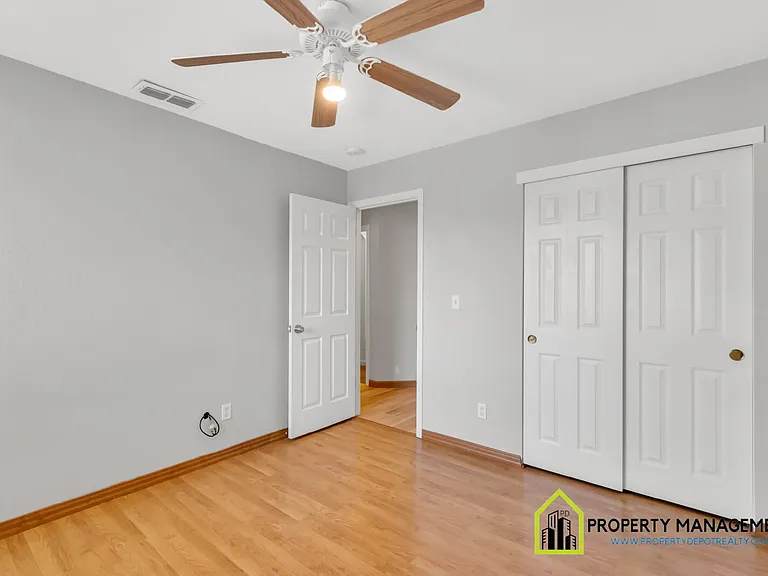 10118 Hampton Oak Dr — Photo 14