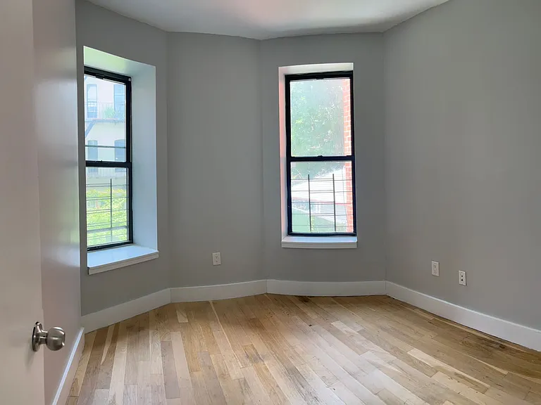 1102 Sherman Ave #2A — Photo 2