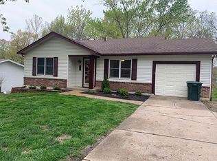135 Bramblewood Dr, Saint Peters, MO 63376