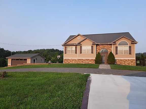 3rd image of 306 Oak Hammock Ln
