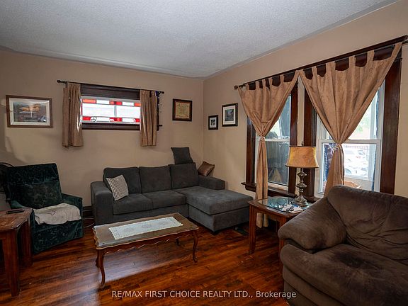 5th image of 308 Archibald St N