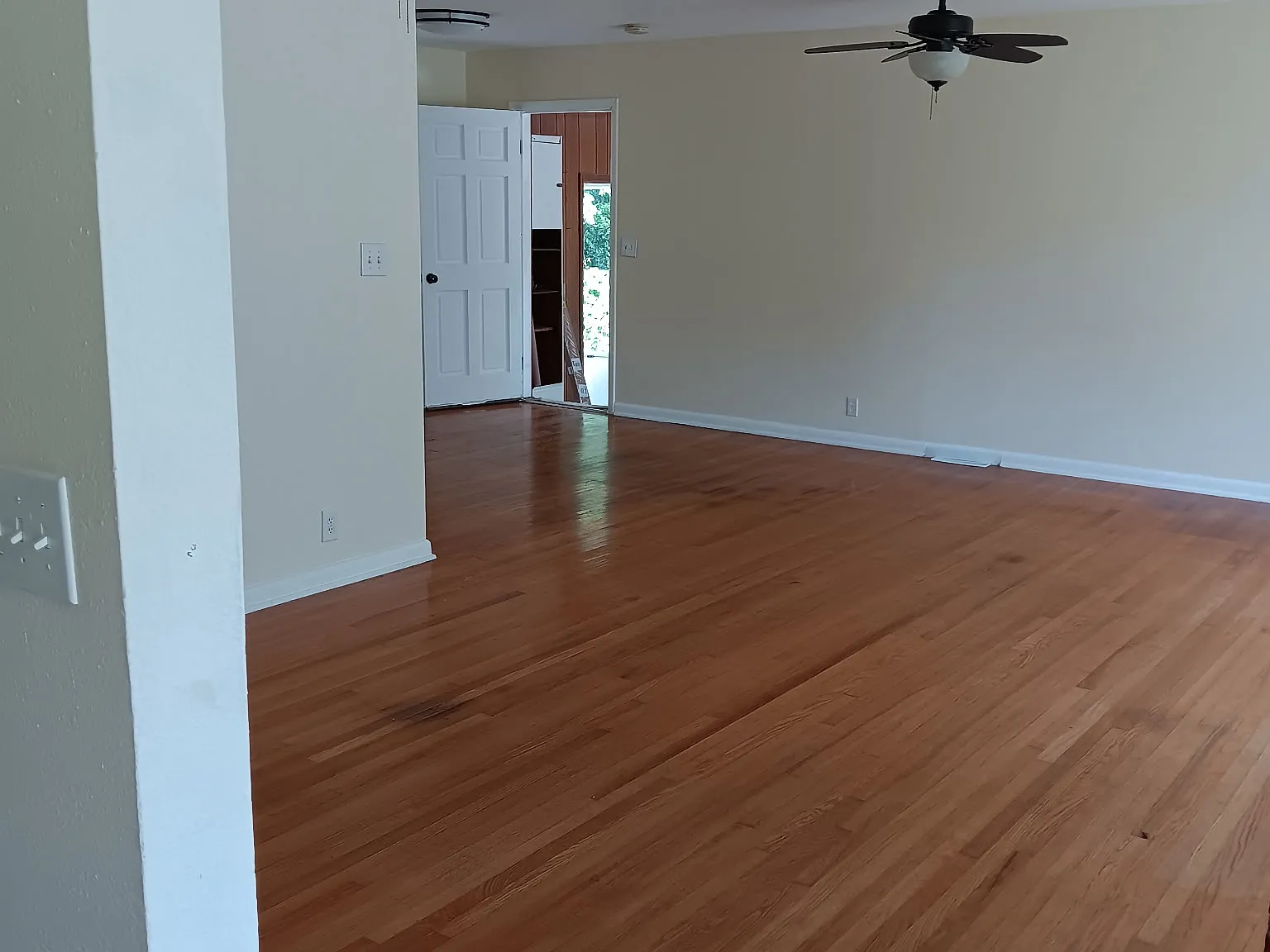 3 bed, 1400 sqft, $1,400 — Photo 3