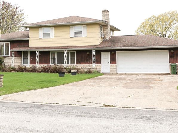 101 Gabel Ln, Waverly, IA 50677