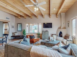 28 Don Tomas, Corrales, NM 87048