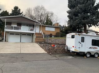 502 N 4th St, Selah, WA