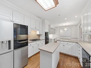 5215 Silchester Ln, Charlotte, NC 28215