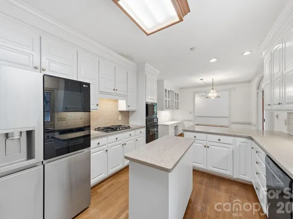 5215 Silchester Ln, Charlotte, NC 28215