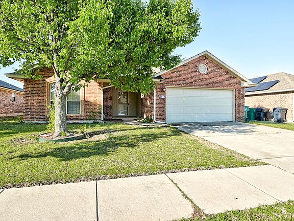 3rd image of 652 SW 161st St