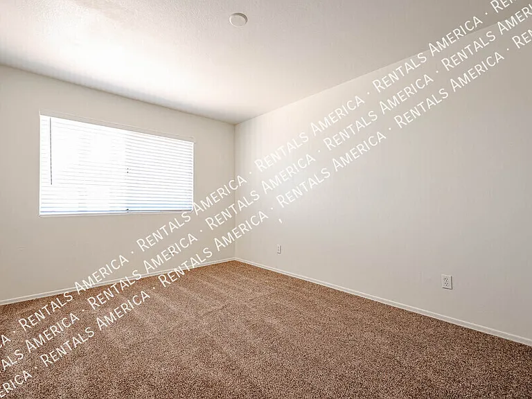 2361 W Myrtle Dr — Photo 32