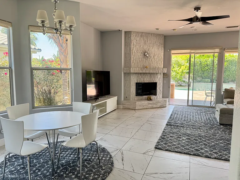 25 Buckingham Way — Photo 14