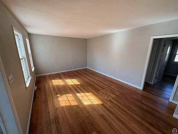 5th image of 531 Sherman St