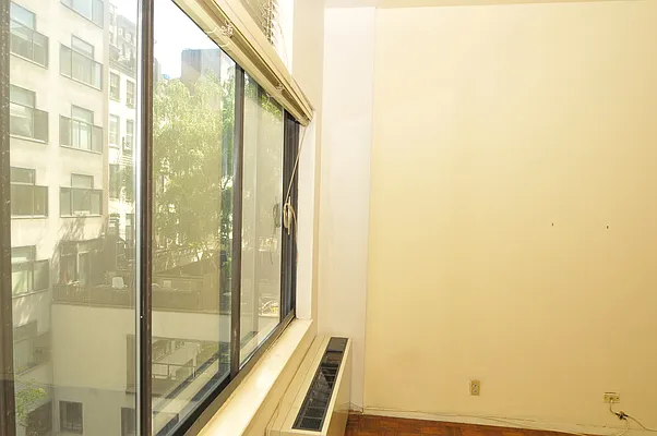 Sold by Metropolis Real Estate of Manhattan | media 47