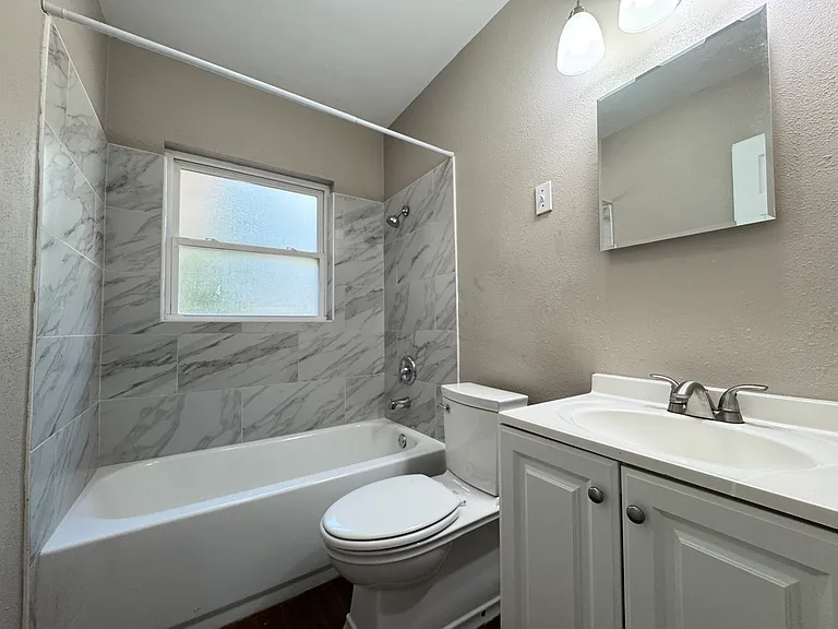 310 Longwood Dr — Photo 18