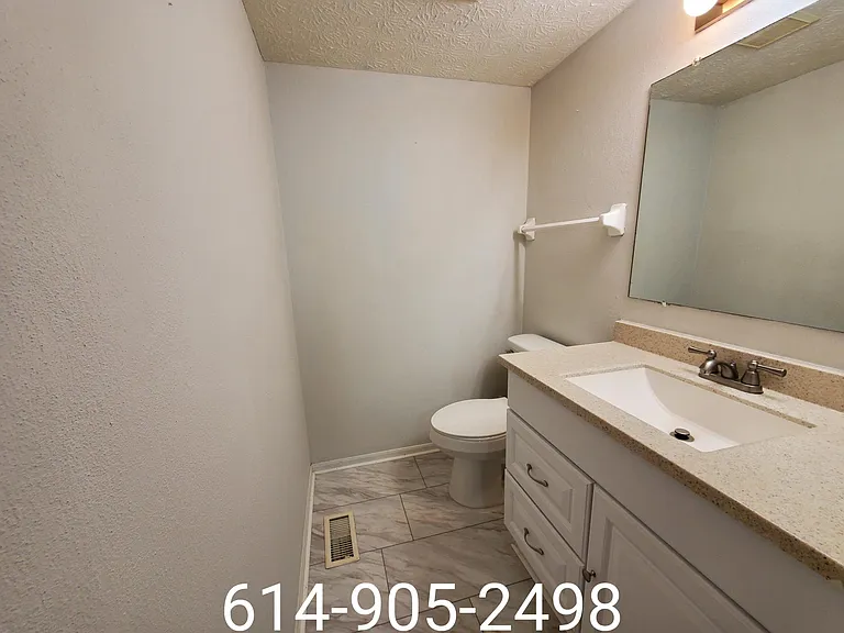 1001 Syracuse Ln — Photo 13