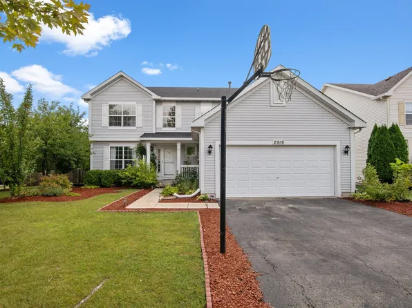 2919 Heather Ln, Montgomery, IL 60538