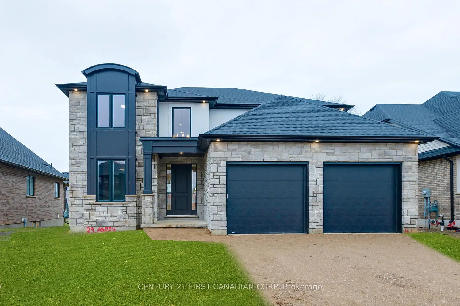 129 Aspen Cir photo 1