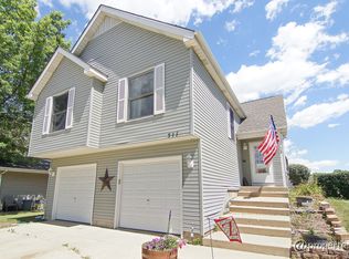 311 N Park Blvd, Streamwood, IL
