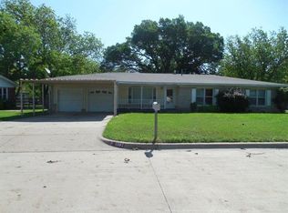 1107 Wade Hampton St, Benbrook, TX 76126