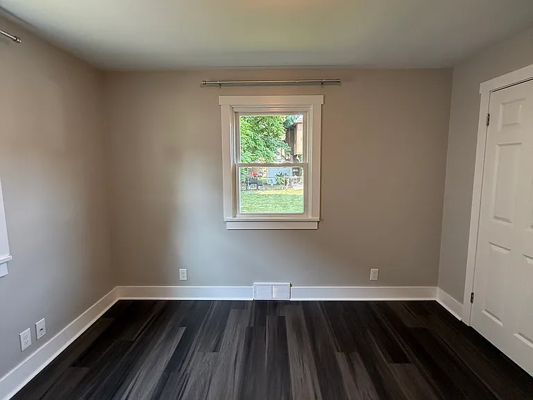 213 Garfield Ave #1 — Photo 18