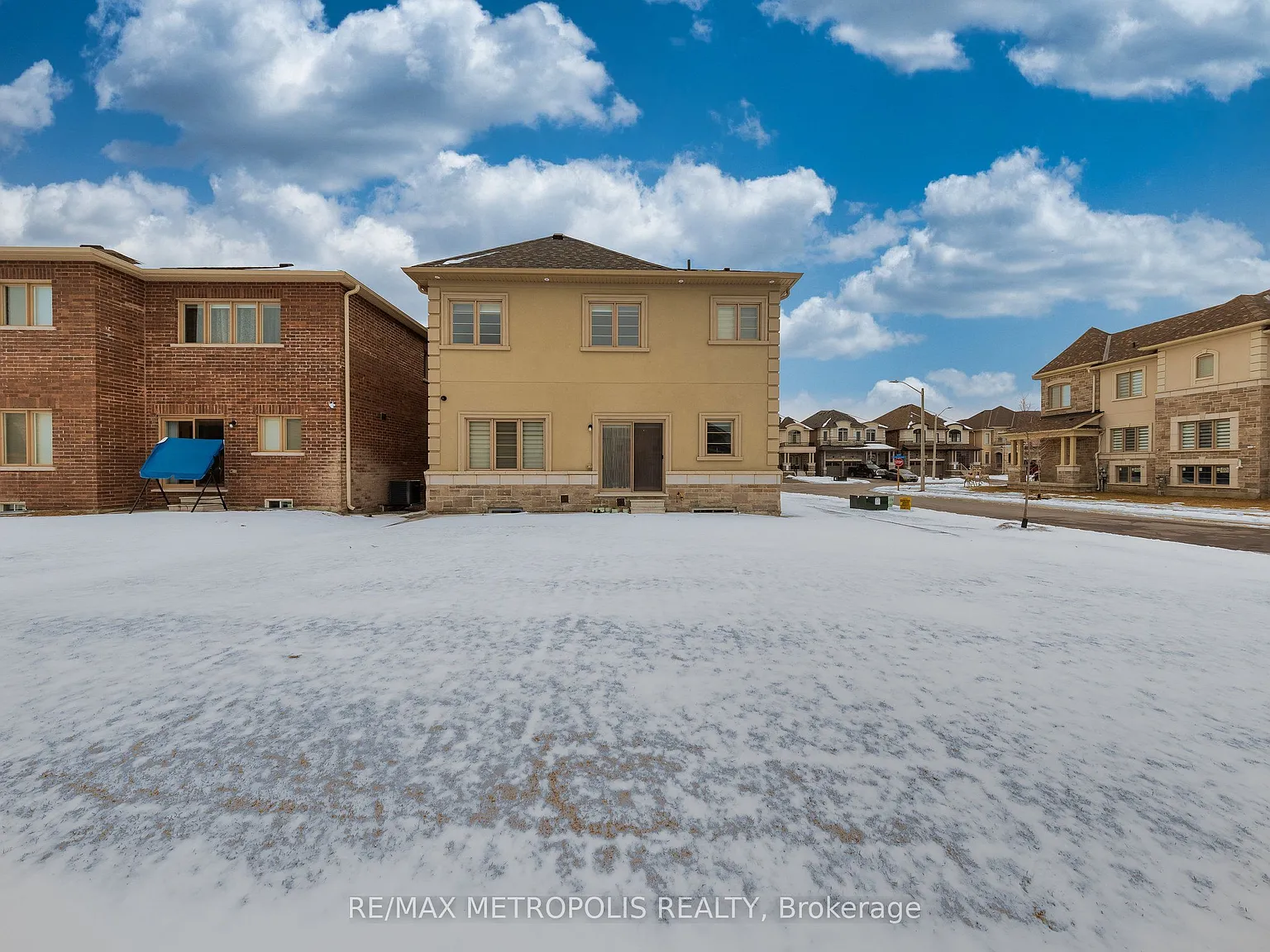 4 bed, $3,300 — Photo 3