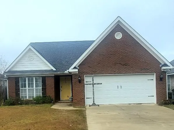 311 Powder Horn Dr, Midland City, AL 36350