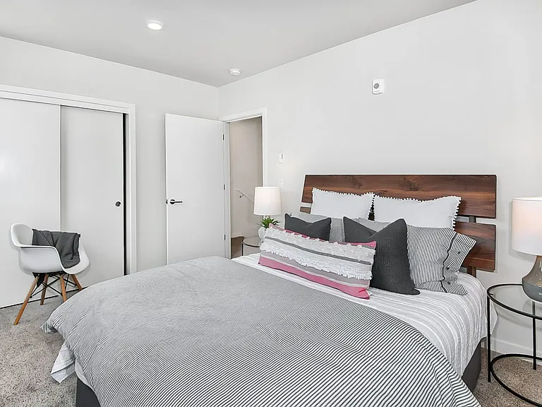 Julian Apartments — Photo 10