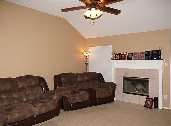 5th image of 946 Morgan Dr
