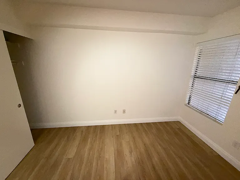 510 Elm Dr #102 — Photo 12
