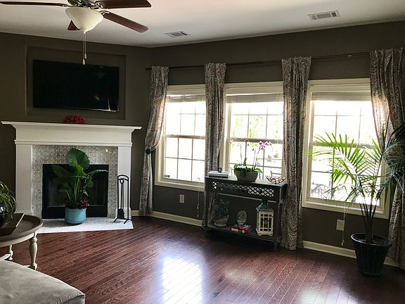 2nd image of 119 Hawks Tail Dr