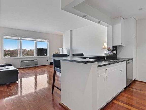 5th image of 3114 City Pl #3114