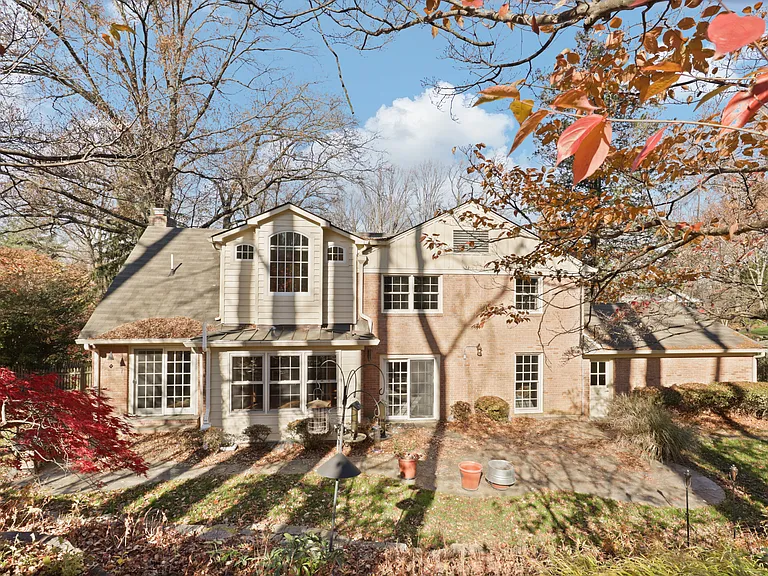 6543 Cedarwood Ct — Photo 1