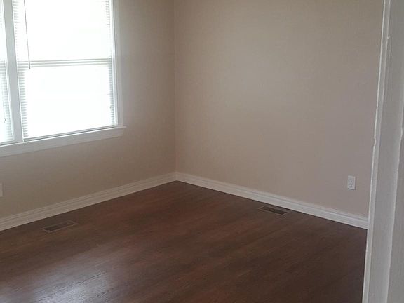 Hardwood Floors, Insulated Windows